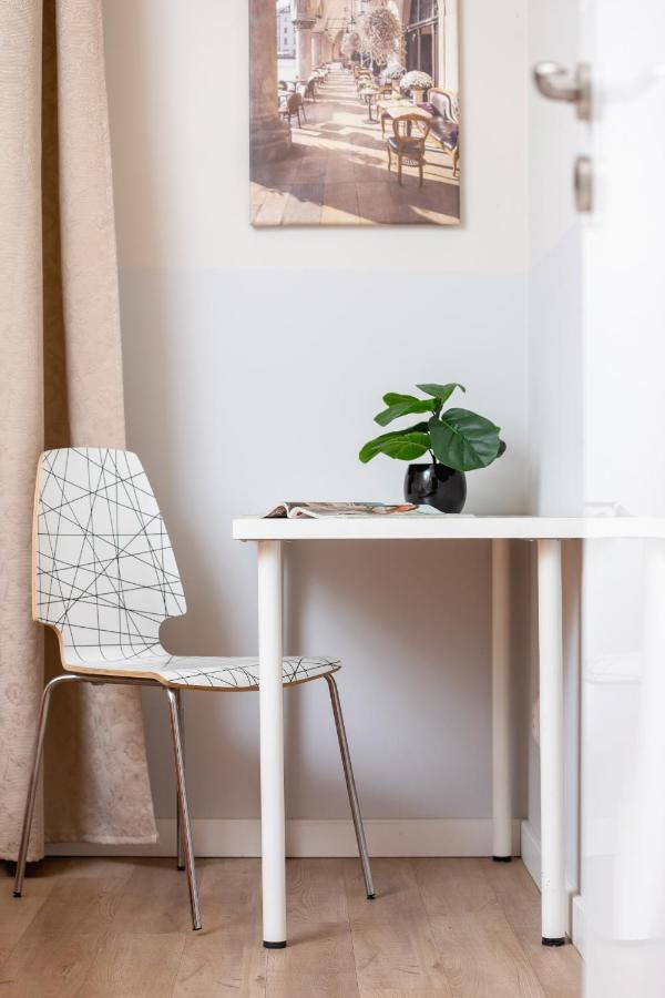 Central Planty Park Apartment Lobzowska By Noclegi Renters Krakow Dış mekan fotoğraf