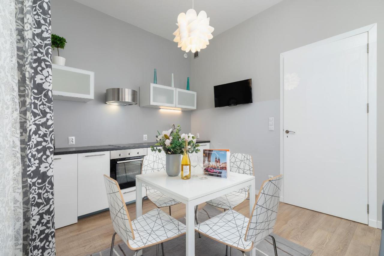 Central Planty Park Apartment Lobzowska By Noclegi Renters Krakow Dış mekan fotoğraf