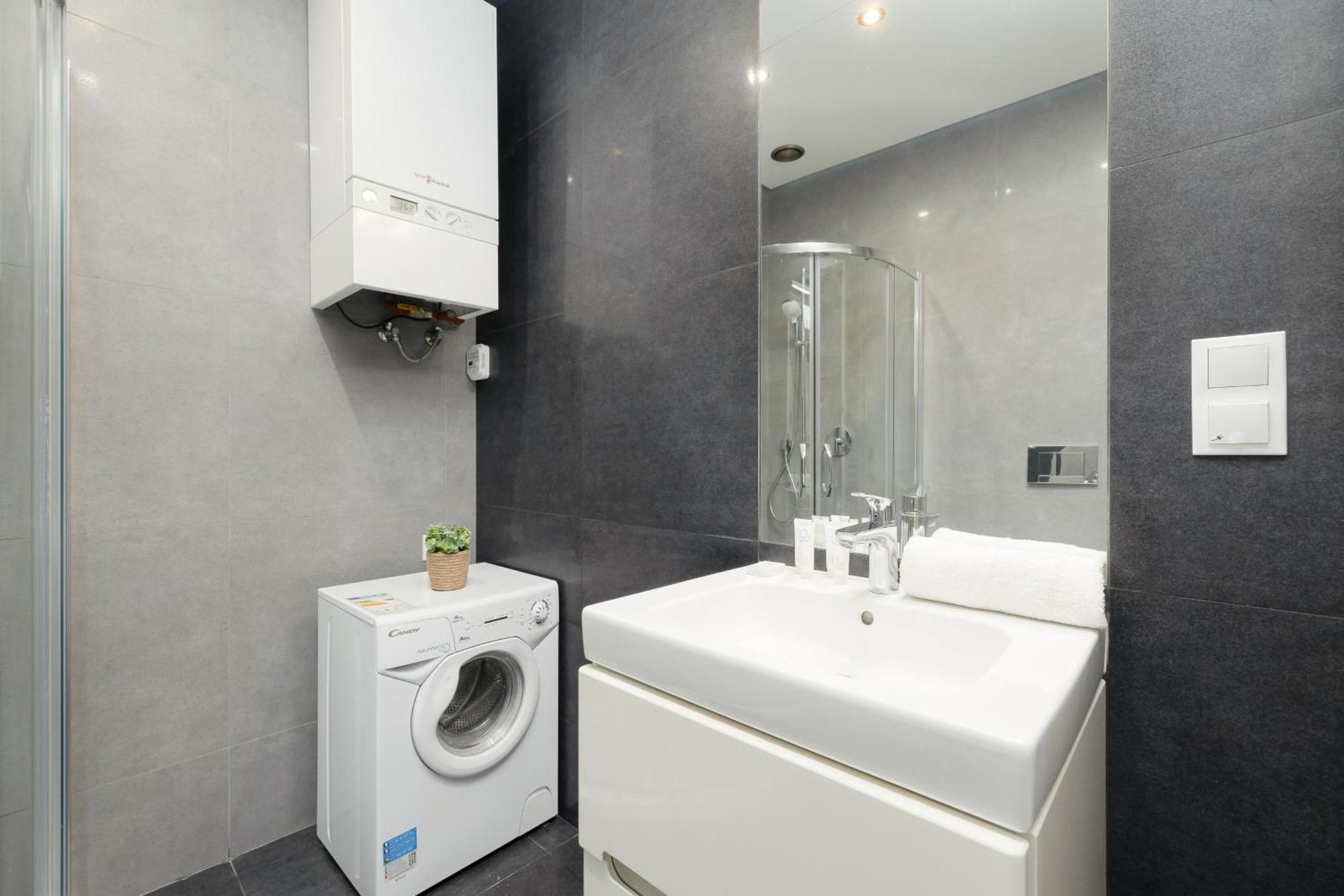 Central Planty Park Apartment Lobzowska By Noclegi Renters Krakow Dış mekan fotoğraf